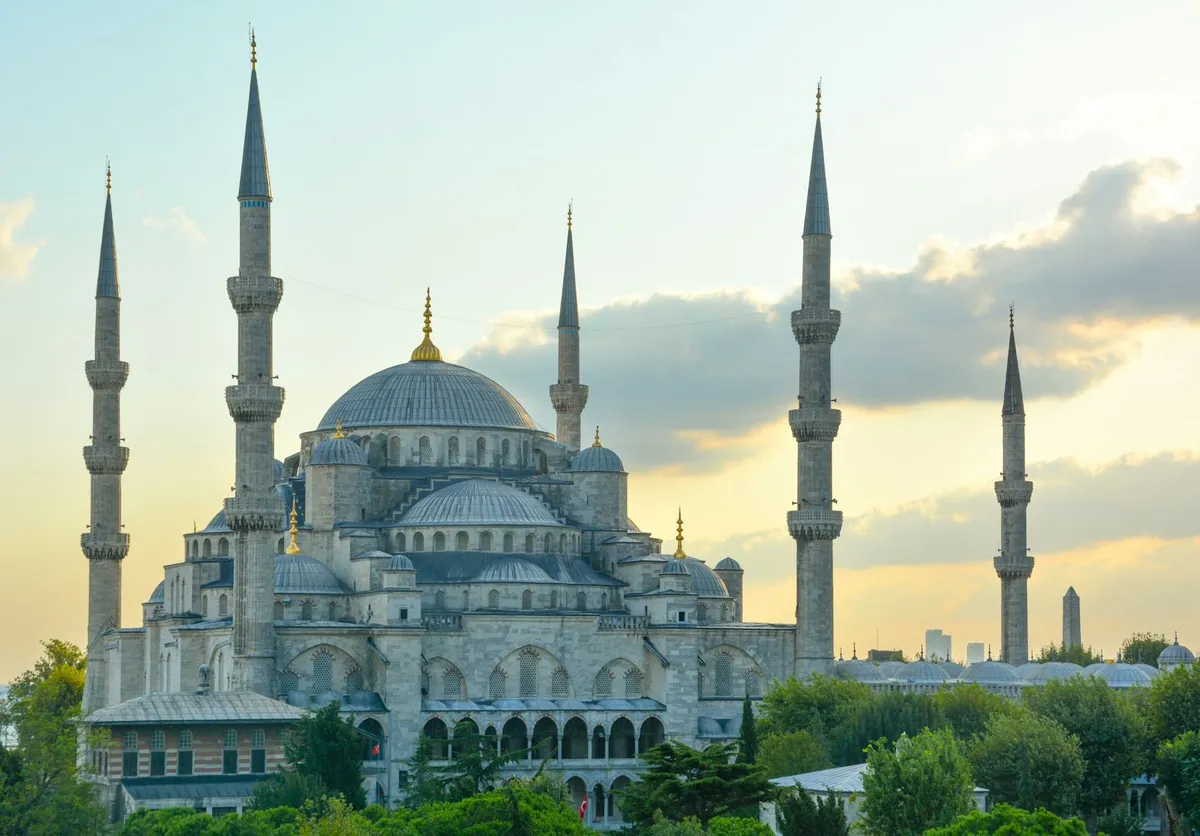 eSIM Türkei 2026: Was du wissen musst (BTK-Sperrungen & beste Anbieter)